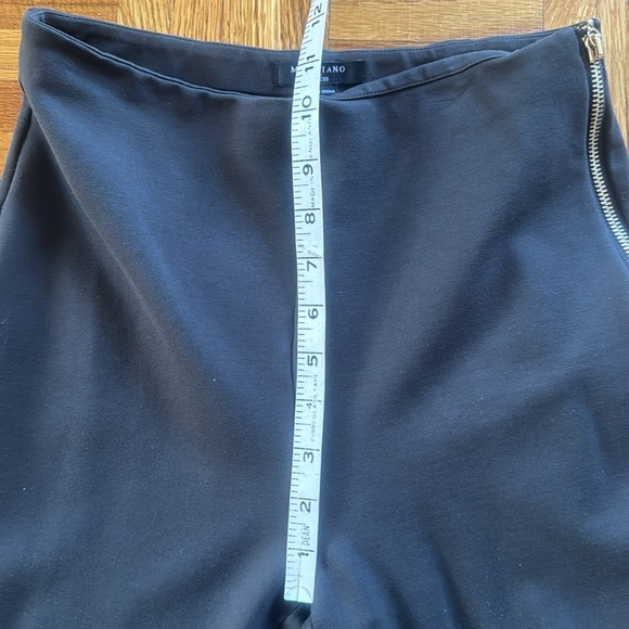 💕Marciano Taupe 2 Piece Athleisure Set Top 8, Slim Pants 4 EUC - Picture 9 of 13